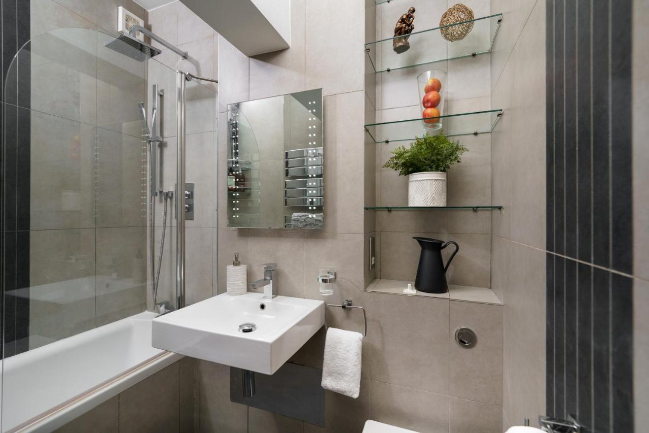 2 Bedr, 3 Beds, 1 Bath Thames, Trafalgar Sq Londýn Exteriér fotografie