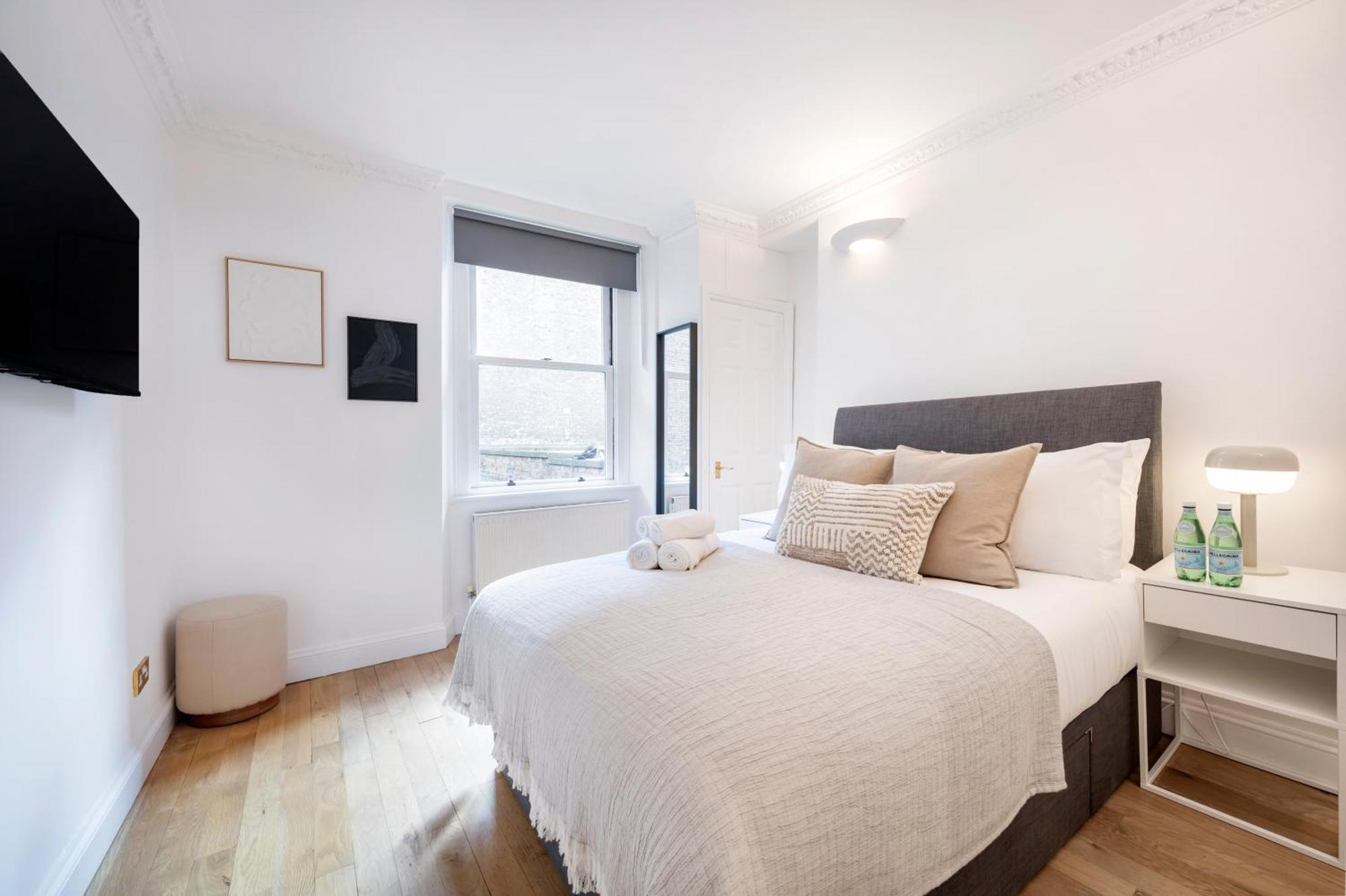 2 Bedr, 3 Beds, 1 Bath Thames, Trafalgar Sq Londýn Exteriér fotografie