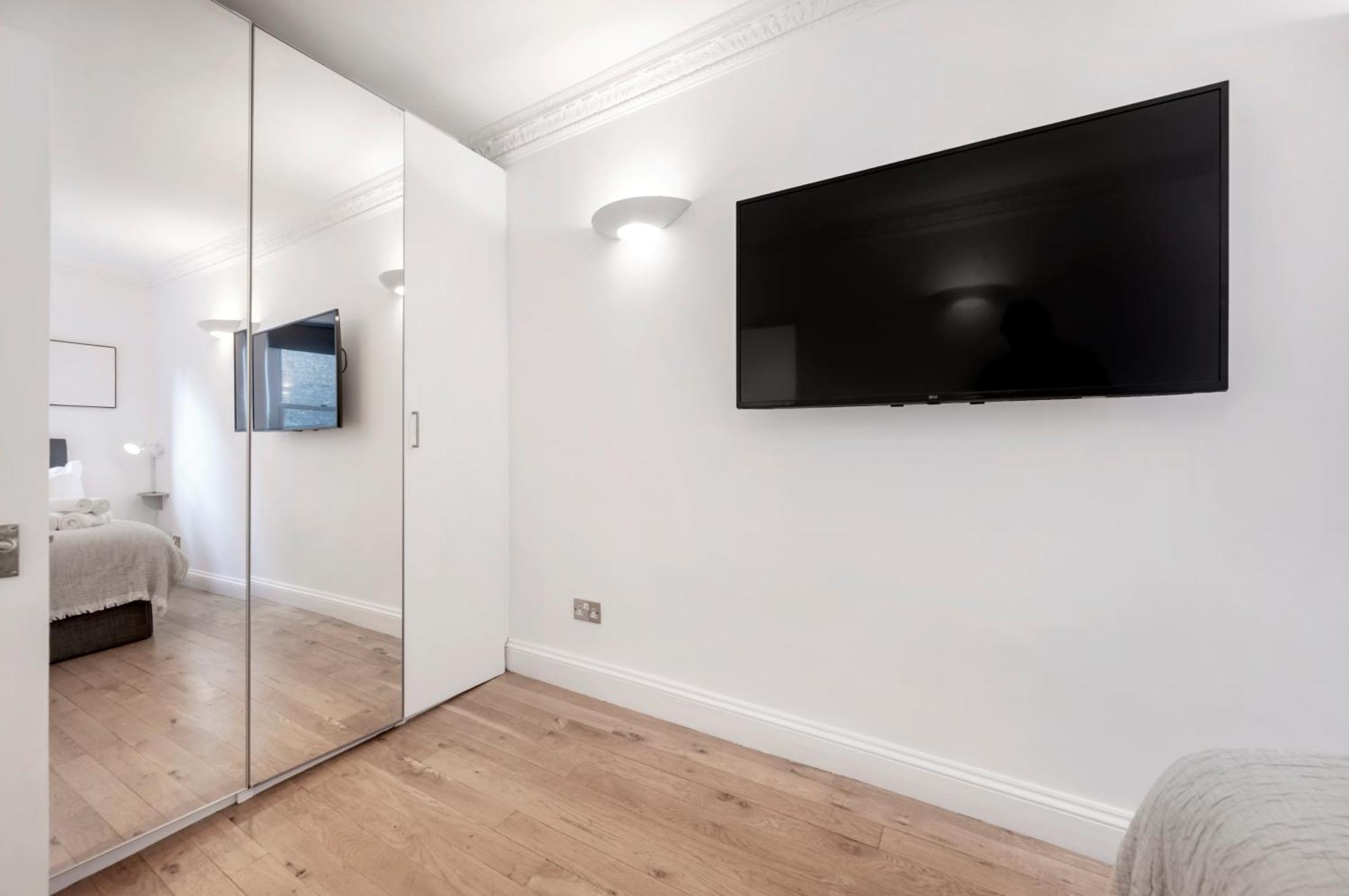2 Bedr, 3 Beds, 1 Bath Thames, Trafalgar Sq Londýn Exteriér fotografie