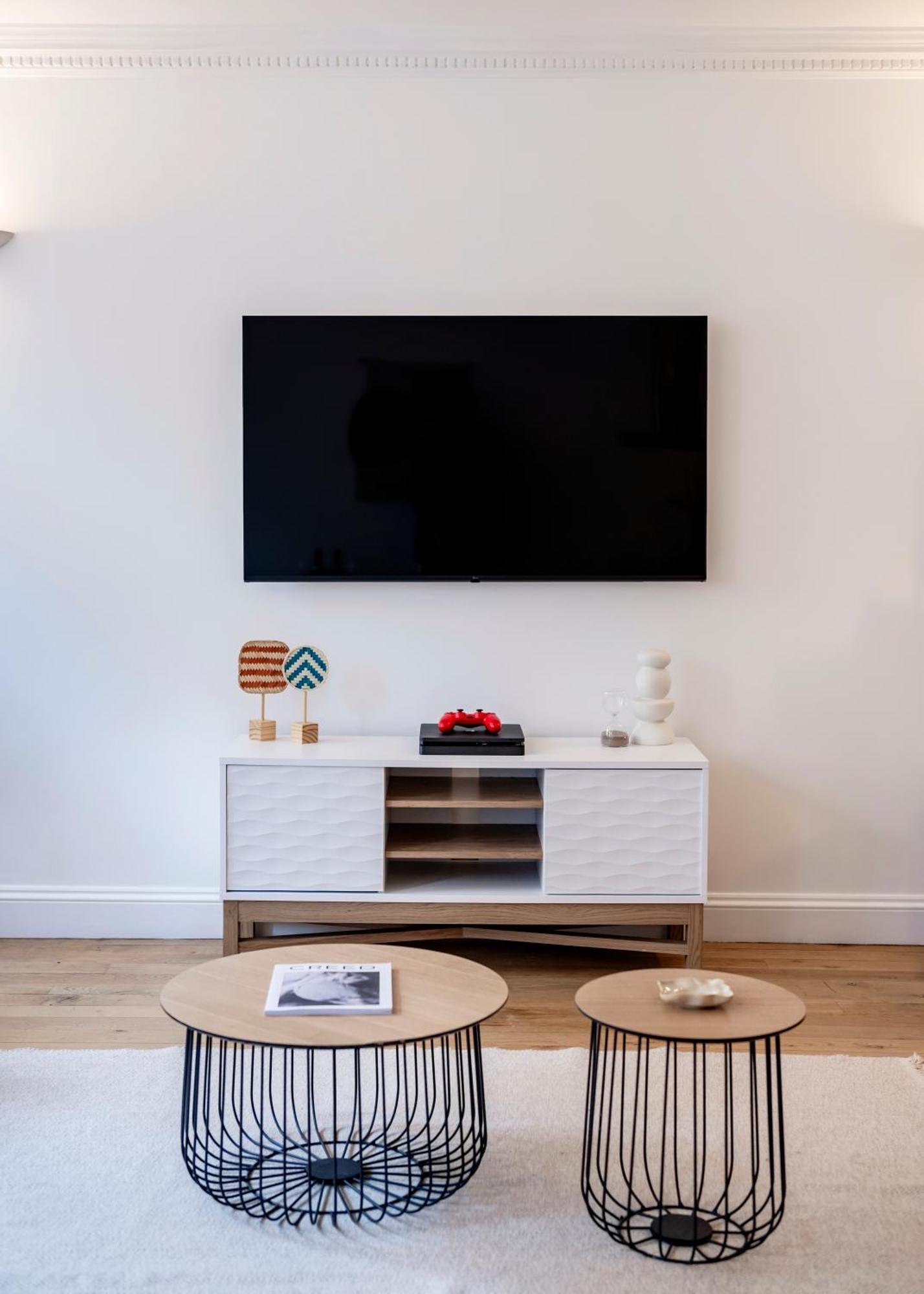 2 Bedr, 3 Beds, 1 Bath Thames, Trafalgar Sq Londýn Exteriér fotografie