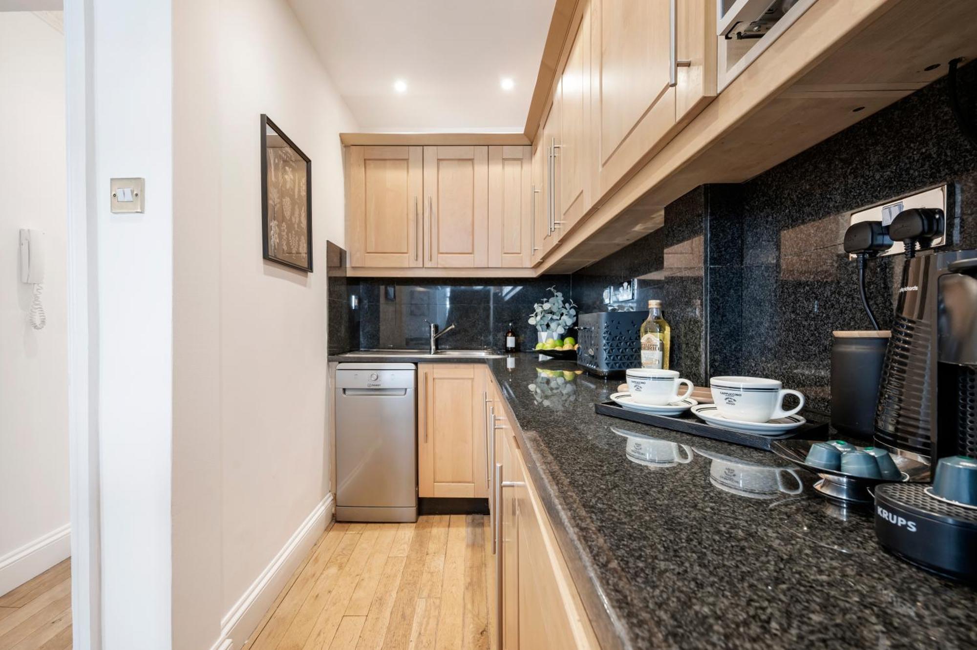 2 Bedr, 3 Beds, 1 Bath Thames, Trafalgar Sq Londýn Exteriér fotografie